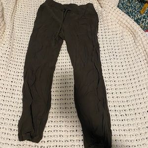 Dark green cropped joggers from Lulu only worn a couple of times